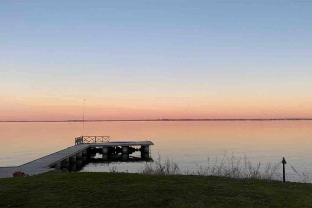 Stylish Lake View House Vadstena Exterior photo